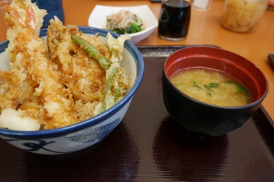 天丼と味噌汁.JPG