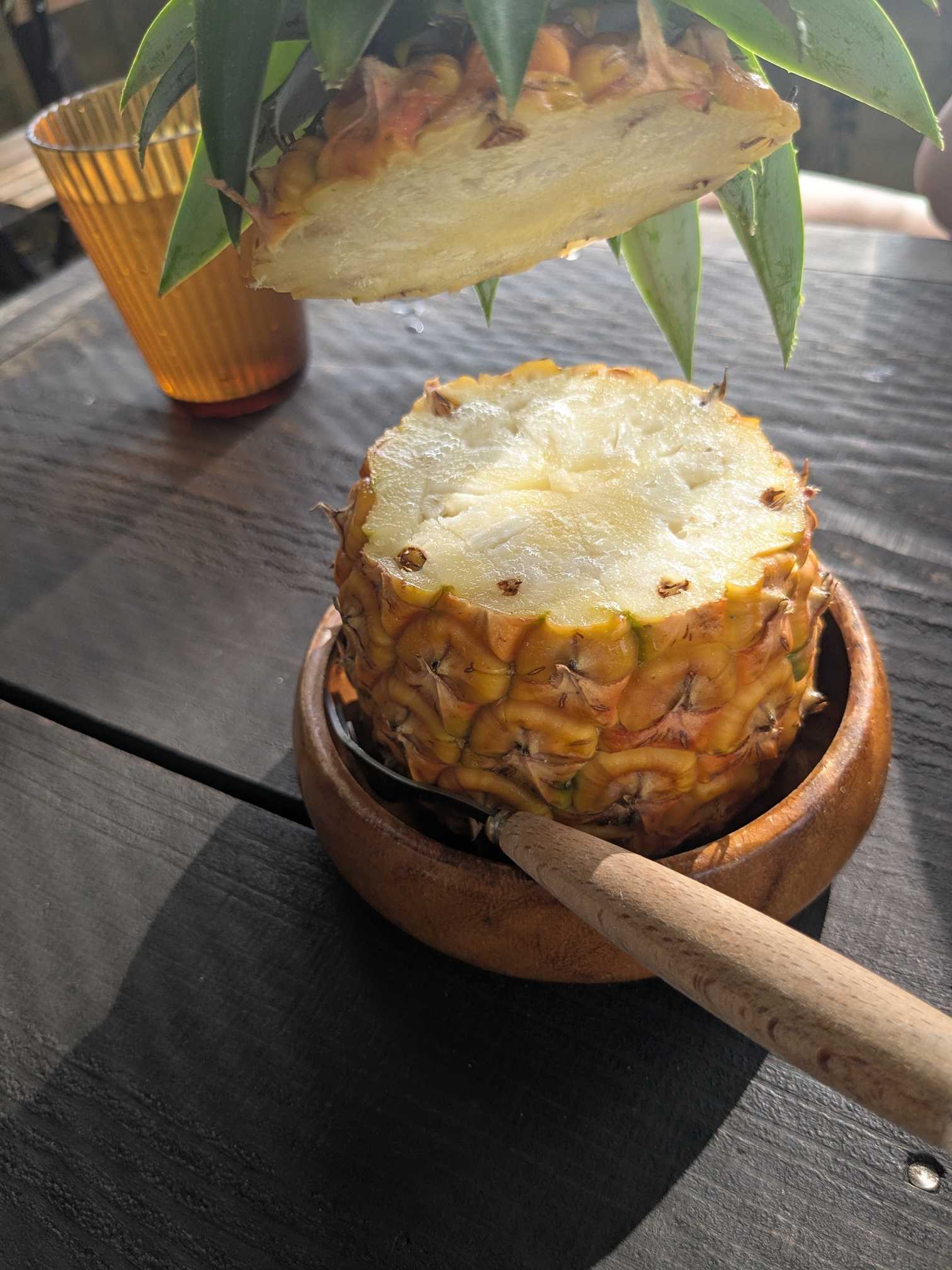 西表島　k子連れカフェ　西表の少年　子どもが注文したピーチパイン