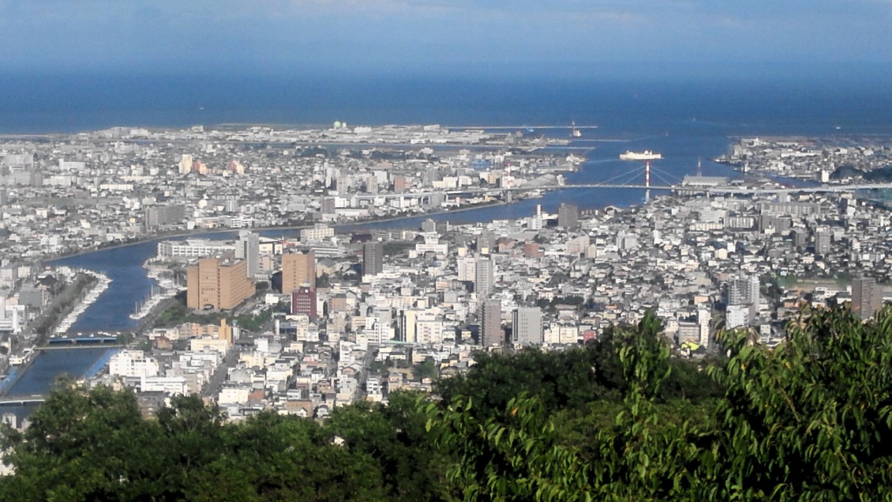 眉山山頂より