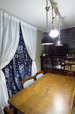 ダイニングテーブル