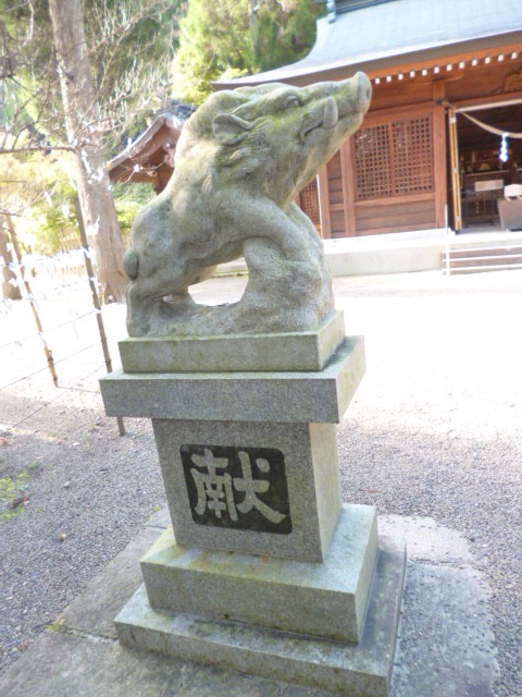 霧島　和気神社　狛猪　左