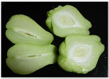 ハヤト瓜の切ったところ