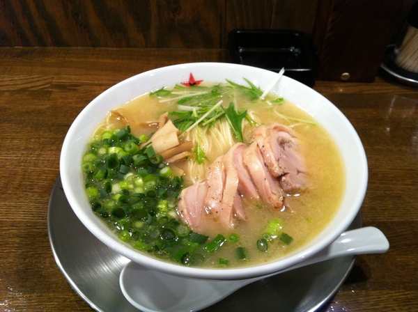 ラーメン男寿狼　鶏骨鶏チャーシューのせ