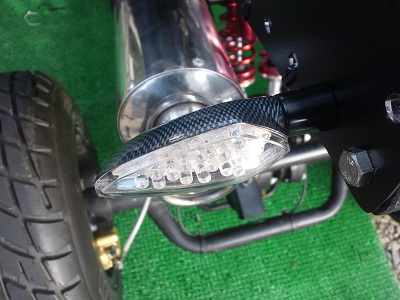 LEDﾘｱｳｨﾝｶｰ取付状態