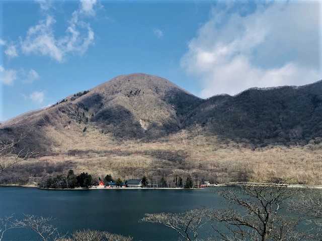 4/3 県道16号線冬季閉鎖解除。当宿から車で25分程度で大沼湖畔へ。春山登山へいらっしゃい!! 赤城山今日の様子 赤城山の温泉旅館 赤城温泉