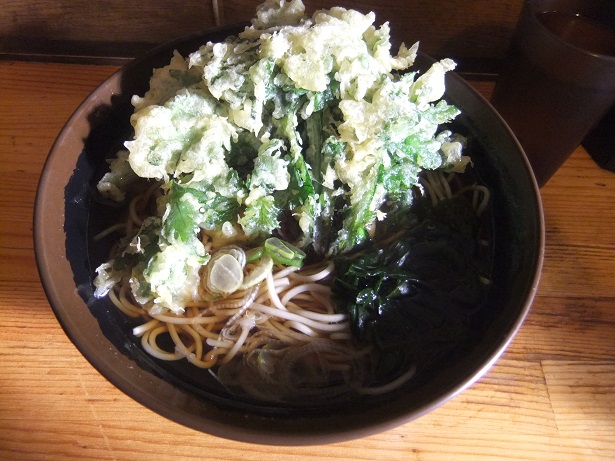 おか田＠春日の春菊天そば１