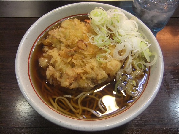 永坂更科布屋太兵衛 新宿地下鉄ビル店の肉天そば１