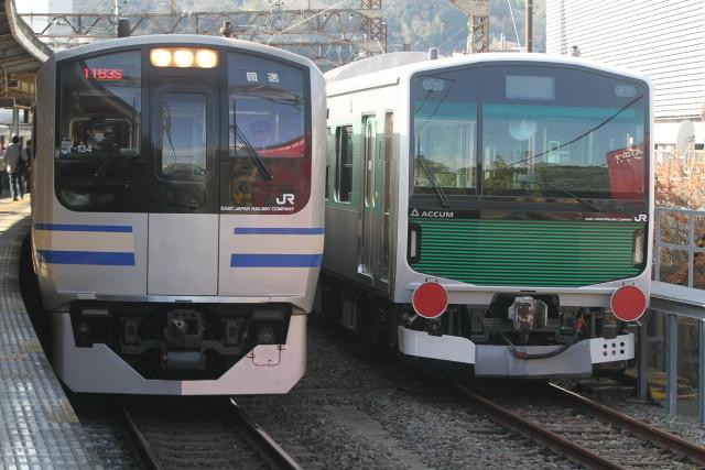 JR烏山線 EV-E301系 と 横須賀線＆湘南ラインの並び2