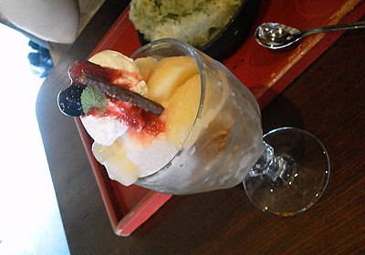 三宅商店季節のパフェ