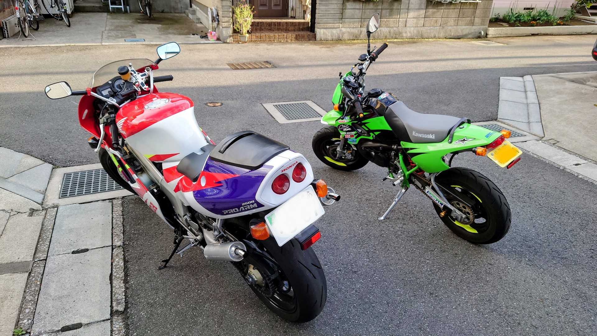 Kawasaki ksr80カウルセット カワサキ KSR110でニンジャ、ZRX、Moto GPマシン・ZX-RRを再現