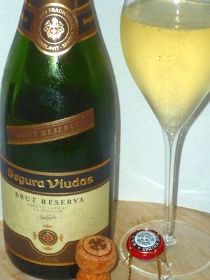 Segura Viudas Brut Reserva NV glass.jpg
