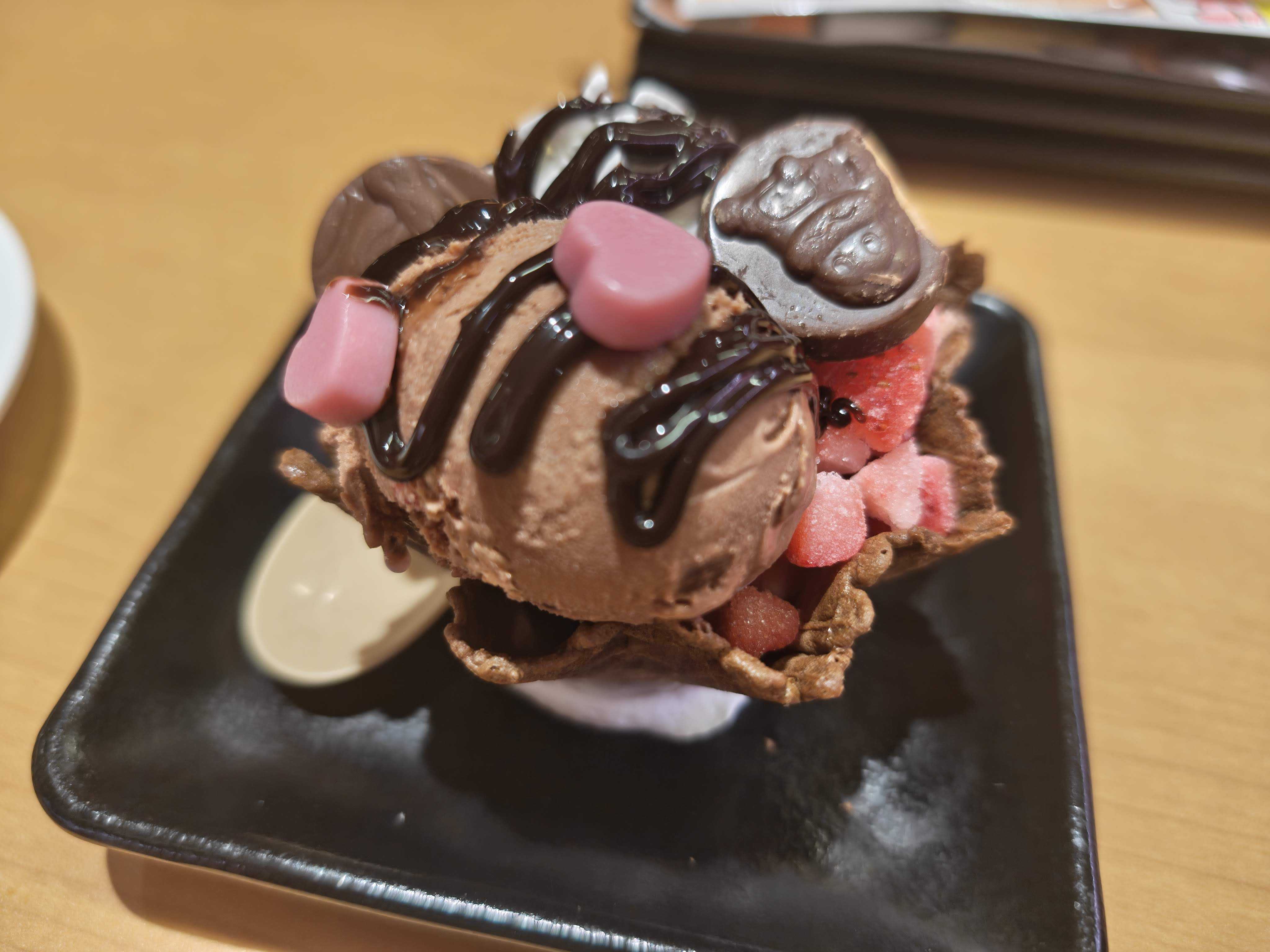 スシロー　チョコジローのワッフルボウル