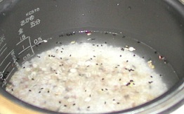 2炊飯器に入れると.jpg