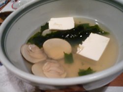 蛤とお豆腐の妙な組み合わせ