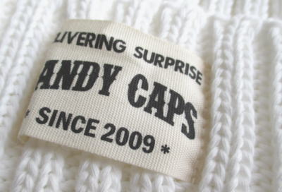コットン100%タグ付きニット帽 ホワイト 1080円 メール便込 帽子屋 Handy Caps2.JPG