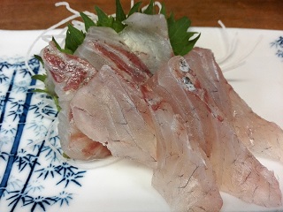 スズキの刺身.jpg