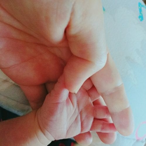 赤ちゃんの手相もマスカケ シングルマザーが二人目を出産 楽天ブログ
