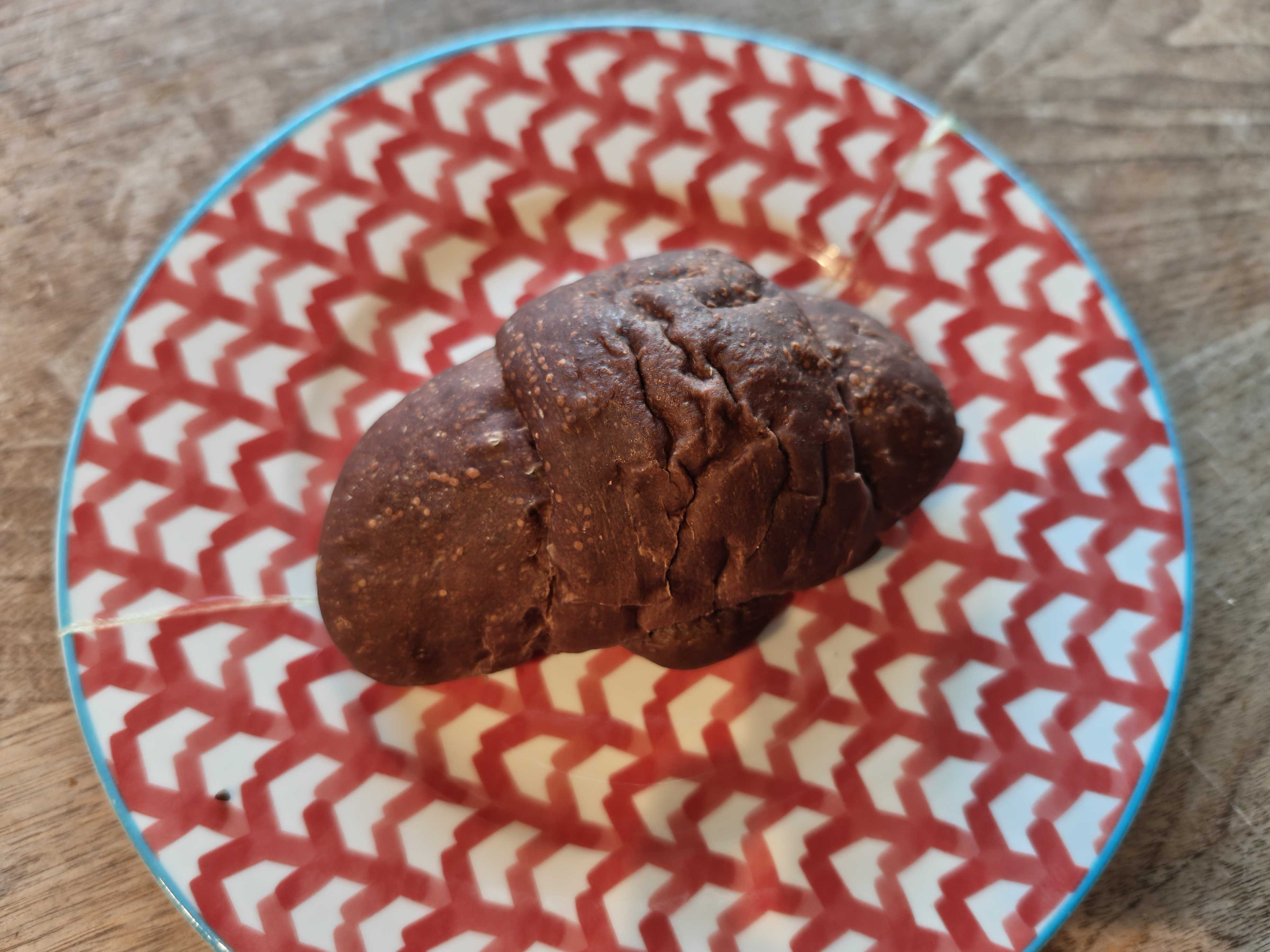 山口県のパン屋　粉と米　通販　チョコレート塩パン
