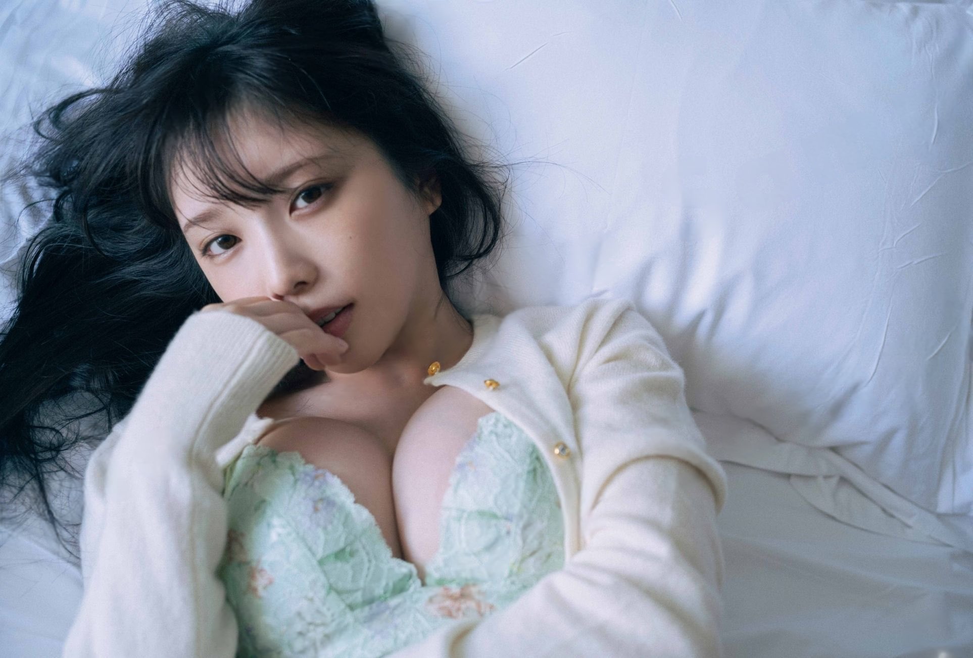与田祐希　エロ 