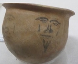 博物６人面壺.jpg
