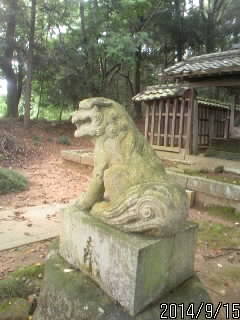 右側の狛犬さま２