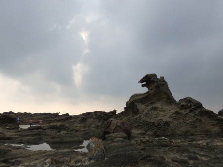 ゴジラ岩
