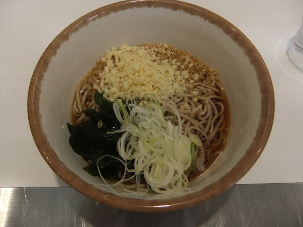 山田うどん南浦和店の冷やしたぬきそば１