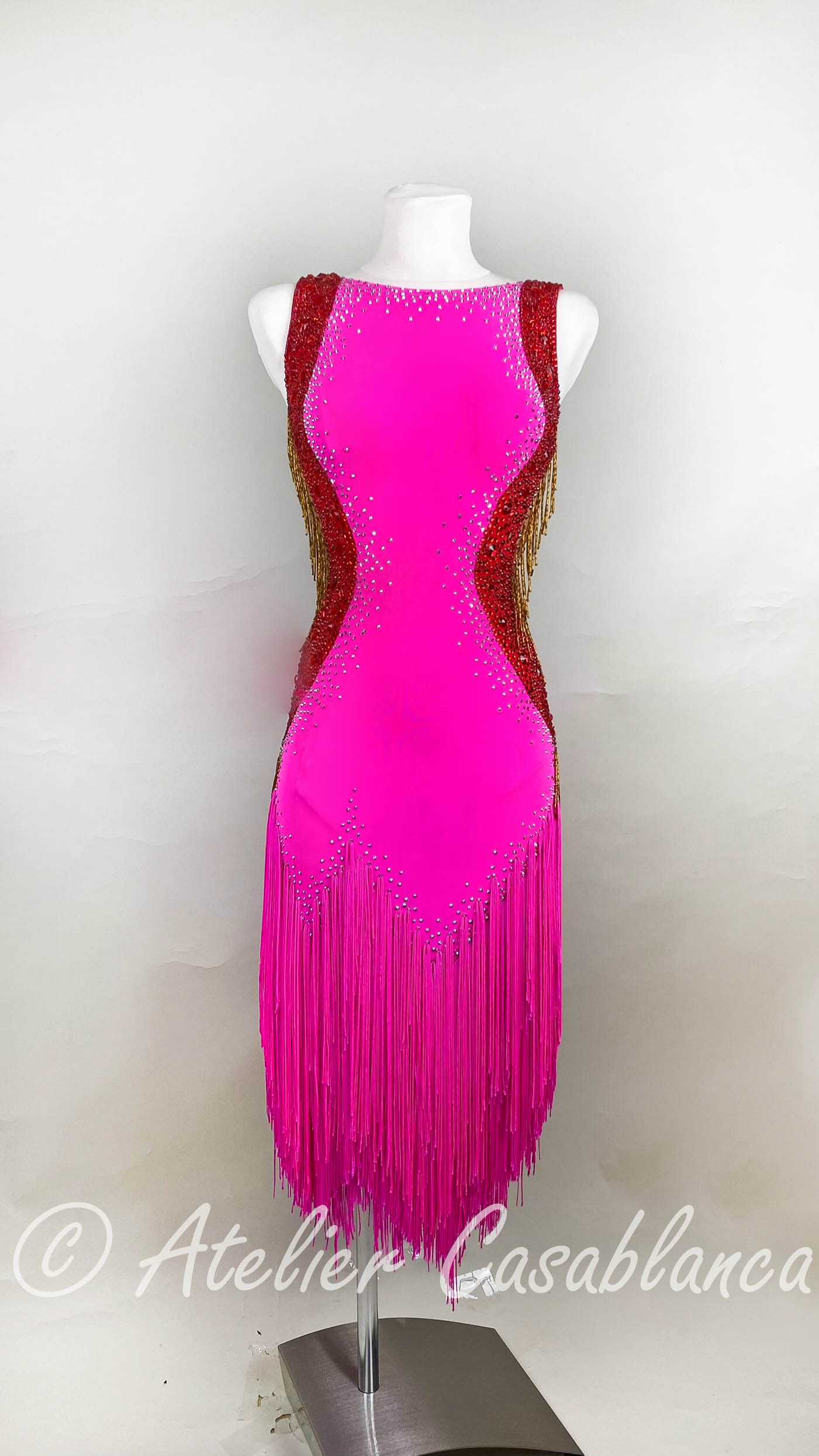 Lk Hag3 鮮やかなエレクトリックピンクに赤 ゴールドを組み合わせたフリンジのラテンドレス 9号 Atelier Casablanca ダンスドレスの部屋 楽天ブログ