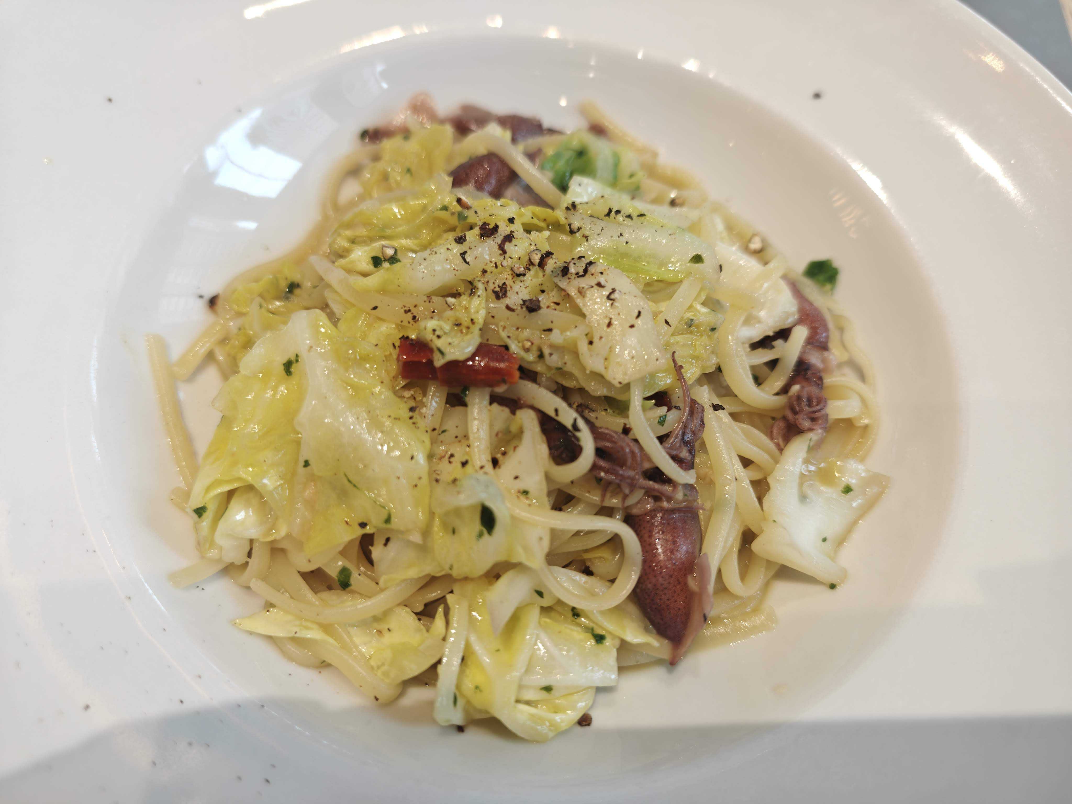 虎ノ門ヒルズ　パン屋　SAWAMURA　ホタルイカと春キャベツのパスタ