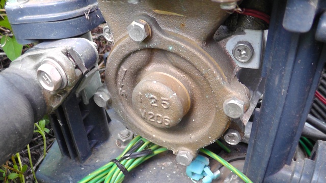 井戸ポンプのケーシングカバー