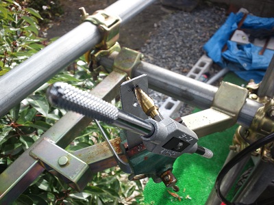 L型金具穴開け