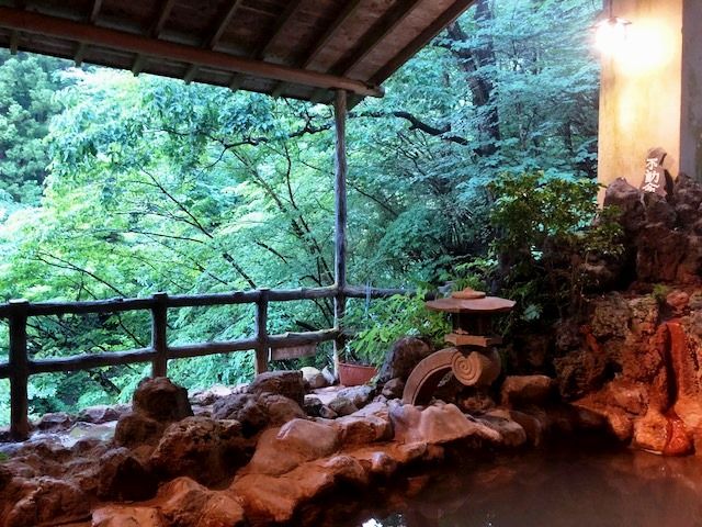 5/31 日本百名山を制覇するため全国各地から赤城山登山へ!! 最高峰黒檜山では新緑が頂まで到達しました。 赤城山の温泉旅館 赤城温泉花の宿湯