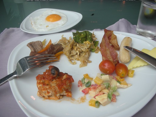 パタヤ　The Zign Premium Villa　朝食