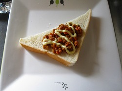 鮭マヨ納豆サンド