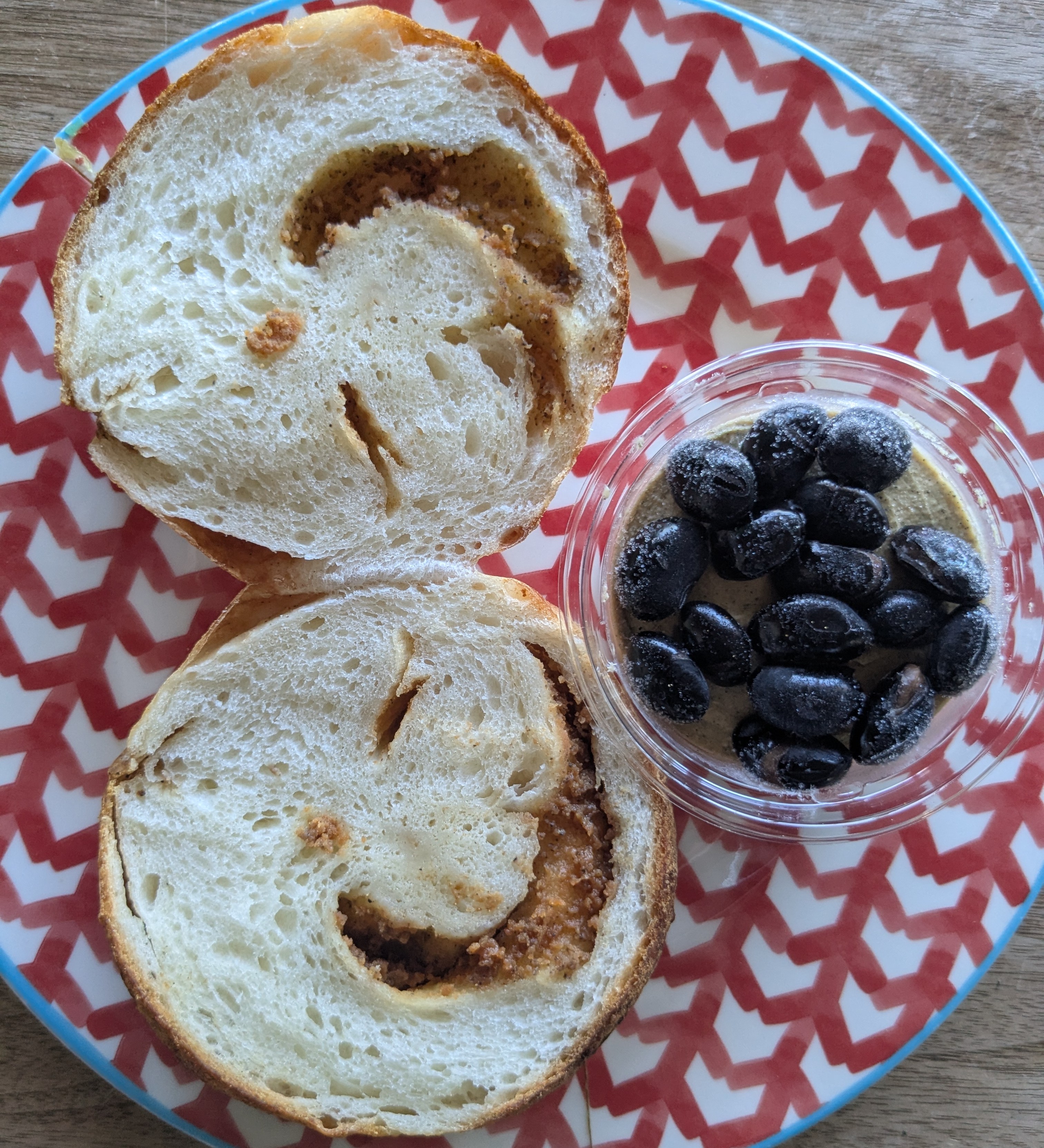 愛知県新城市CHIKOS BAGELS　通販　黒豆きな粉の断面