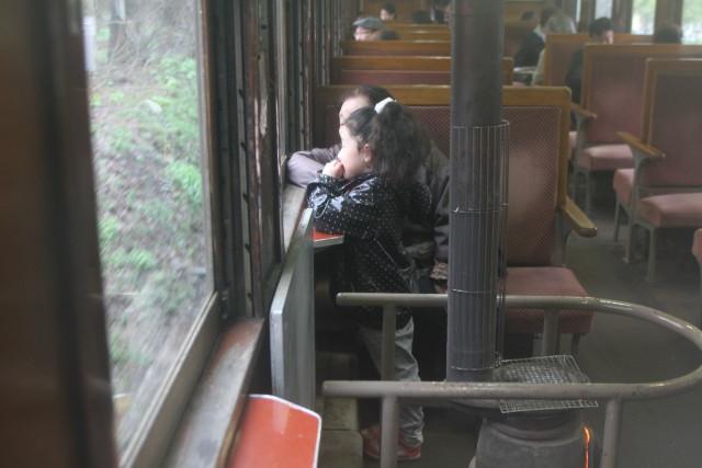 津軽鉄道 雨の ストーブ列車に乗る2