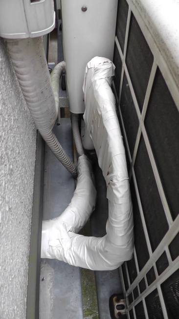 床暖房の温水管を保護