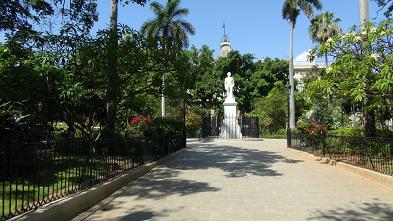 アルマス広場カルロス・マヌエル・デ・セスペデス像