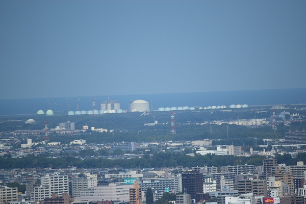 北方向石狩湾新港、手前のニトリ左奥が我が家
