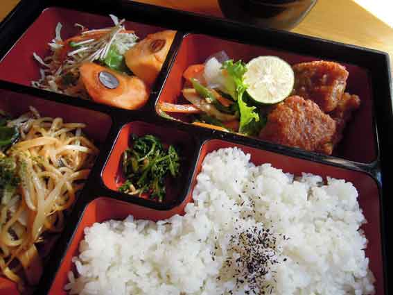 アメリカンステーションの「オイスター焼そば」-2♪