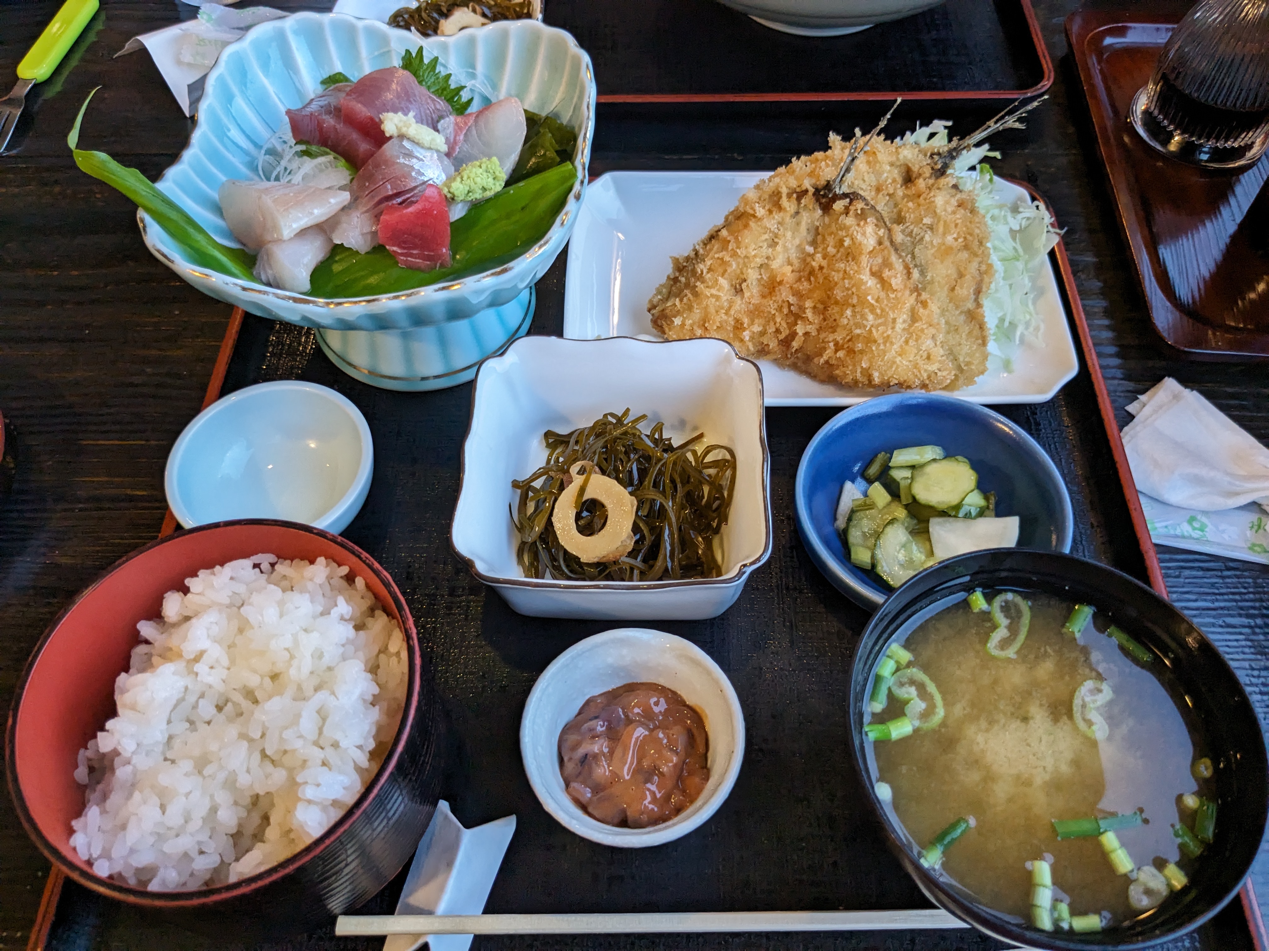 千葉県勝浦市レストラン 海辺の宿 磯料理 かくい 刺身アジフライ定食