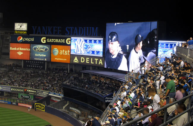 2 ヤンキースタジアム バックスクリーン.JPG