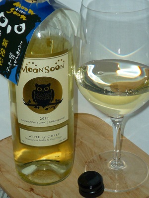 Vina Tinajas Moonsoon SB Chardonnay 2015 glass.jpg