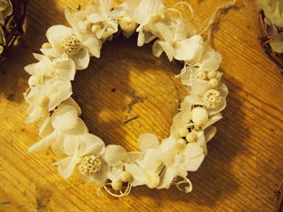 白あじさいのミニリース