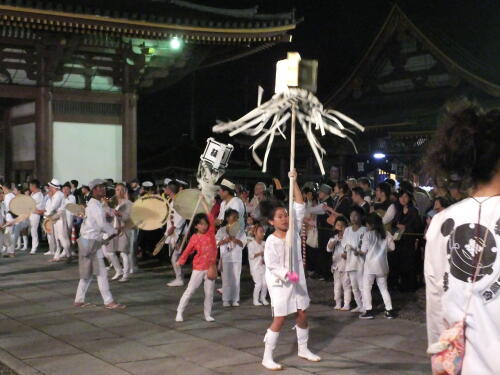 池上本門寺の万灯行列