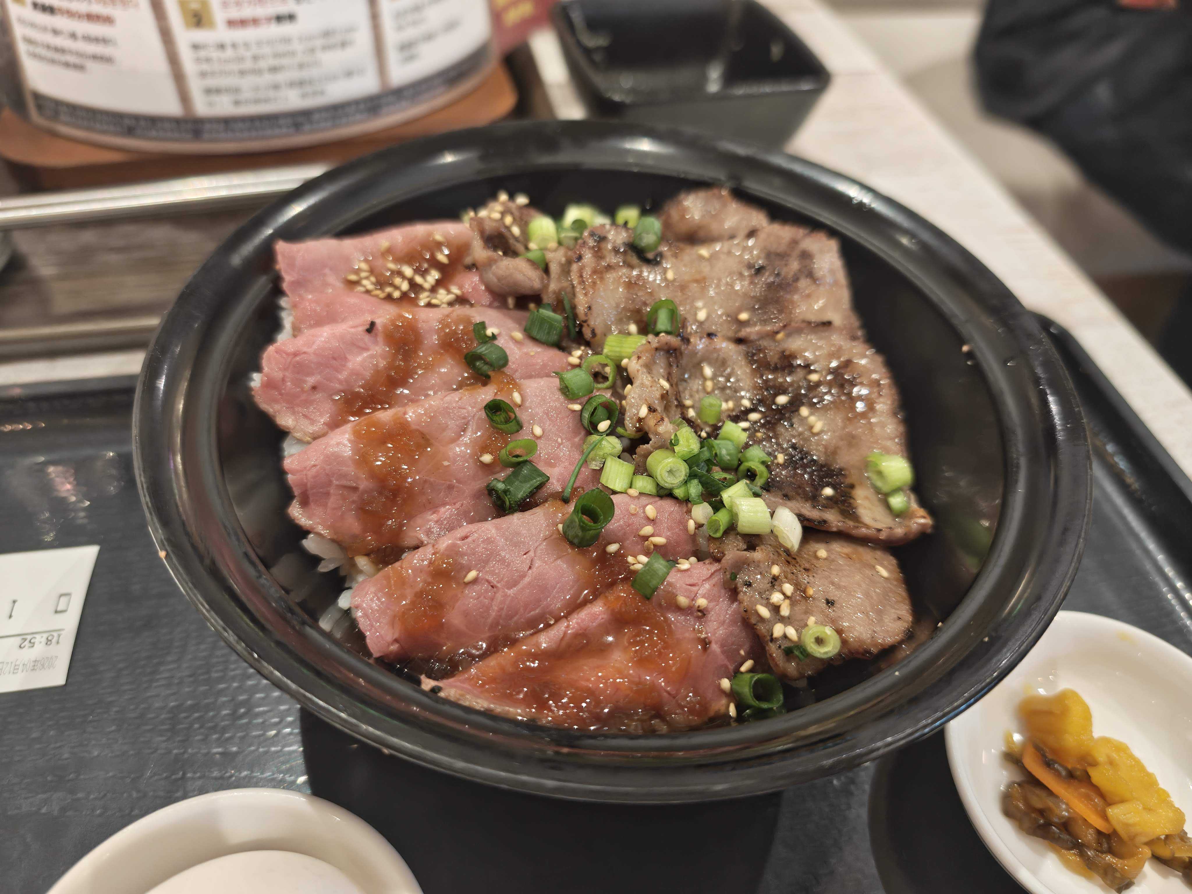 お肉料理専門 オ肉ヤ YOSHIMI ららぽーと東京ベイ　外観