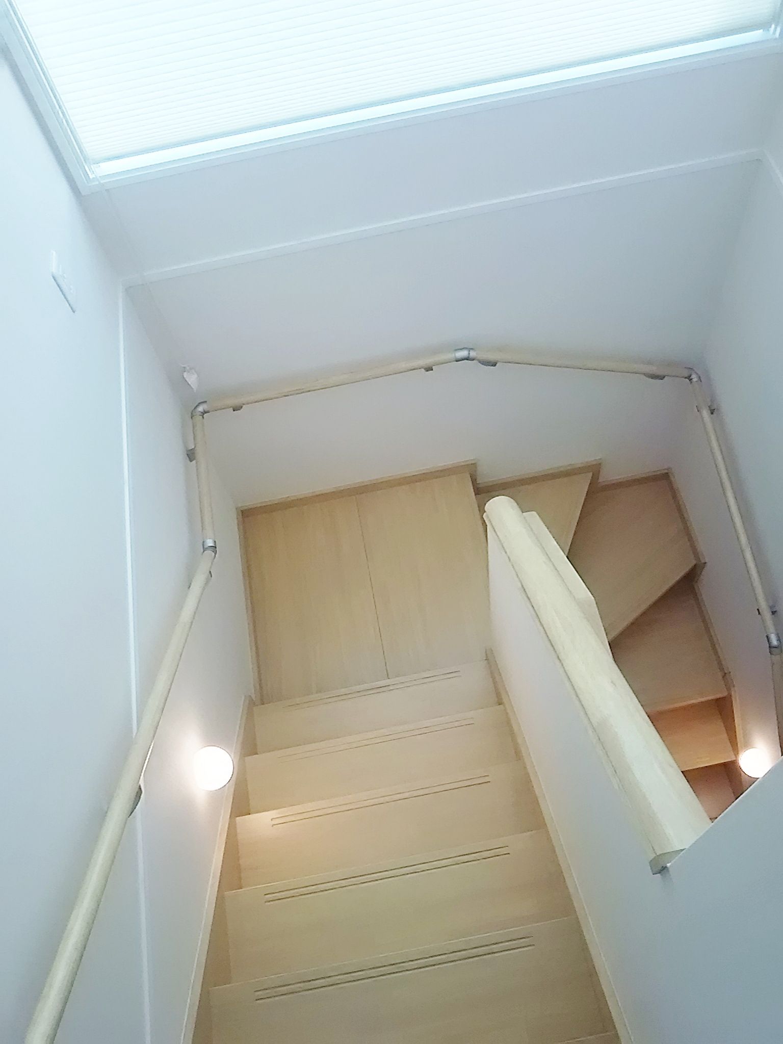 階段の紹介 ボックス階段 照明 猫と１マス吹き抜けのi Smartブログ 楽天ブログ