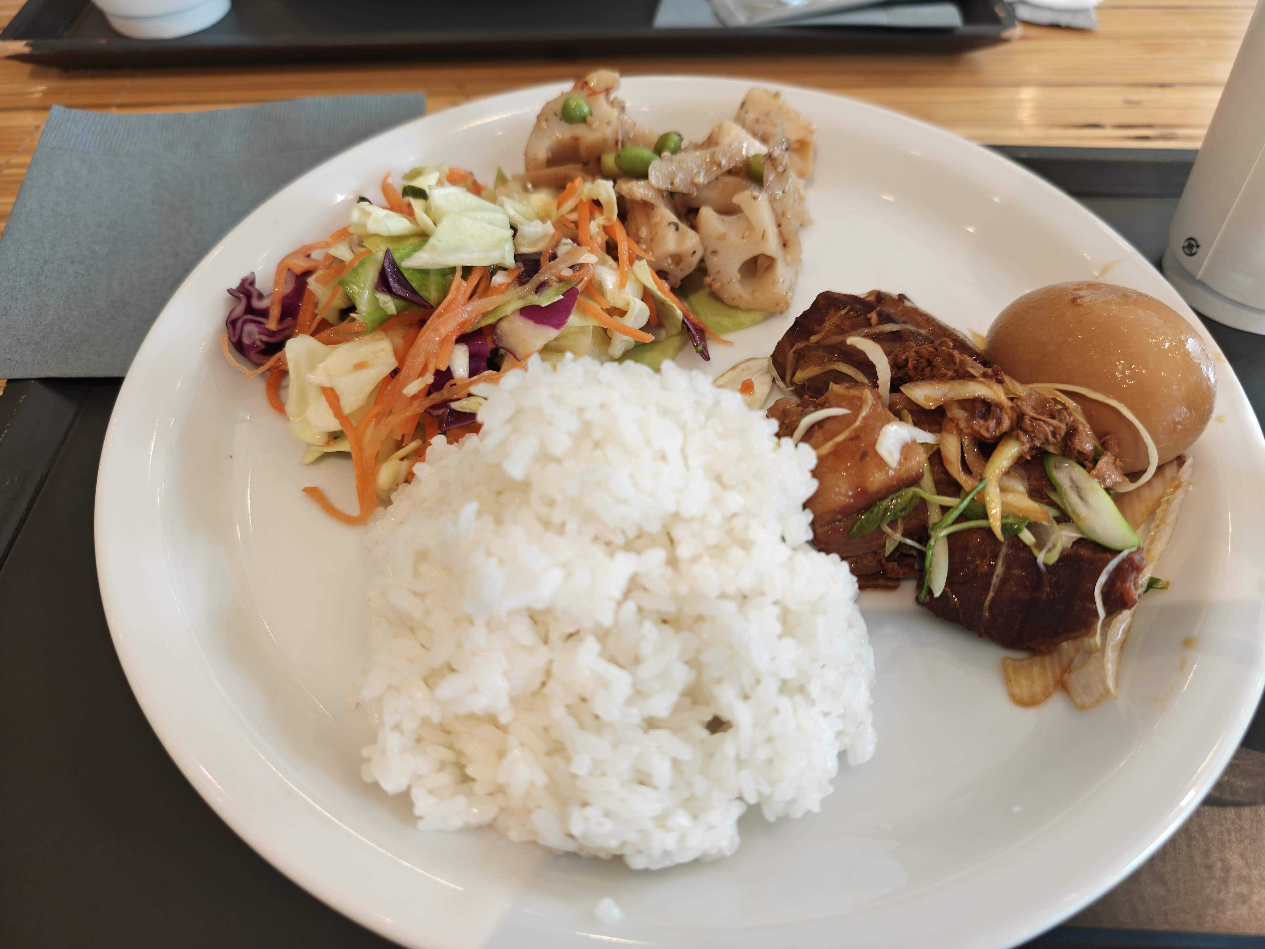 新橋・虎ノ門　友達とランチ　ザ コアキッチン スペース デリランチセットA