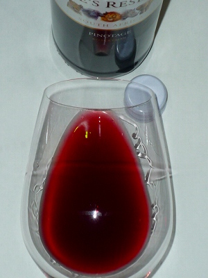 Van Loveren Five's Reserve Pinotage 2013 glass.jpg