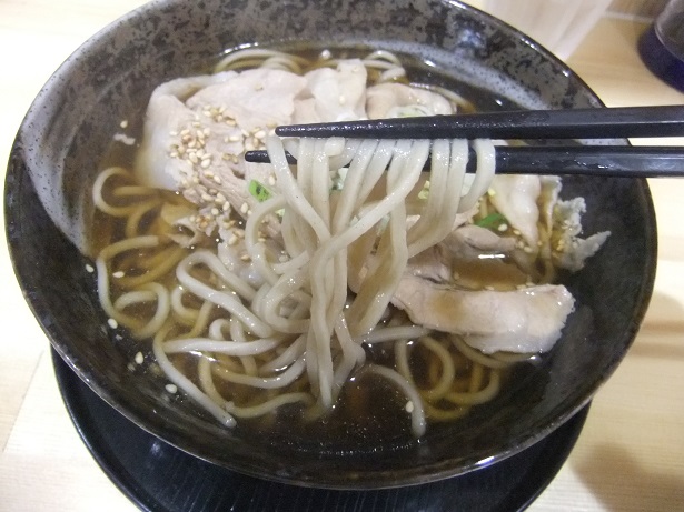 千住２丁目・そば助北千住店の特製豚そば２